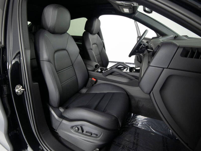 2025 Porsche Cayenne Coupe