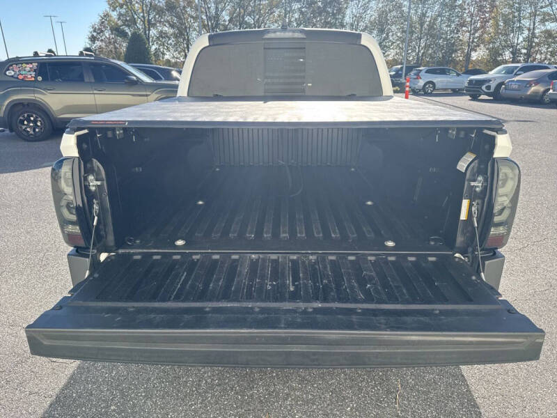 2022 Toyota Tacoma SR5 V6