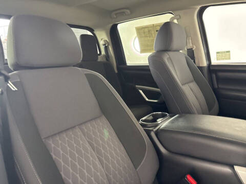 2024 Nissan Titan XD SV