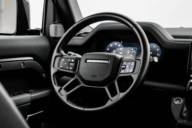 2024 Land Rover Defender 130 P400 X-Dynamic SE