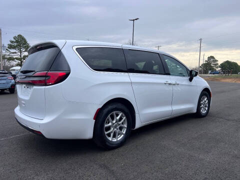 2024 Chrysler Pacifica Touring L