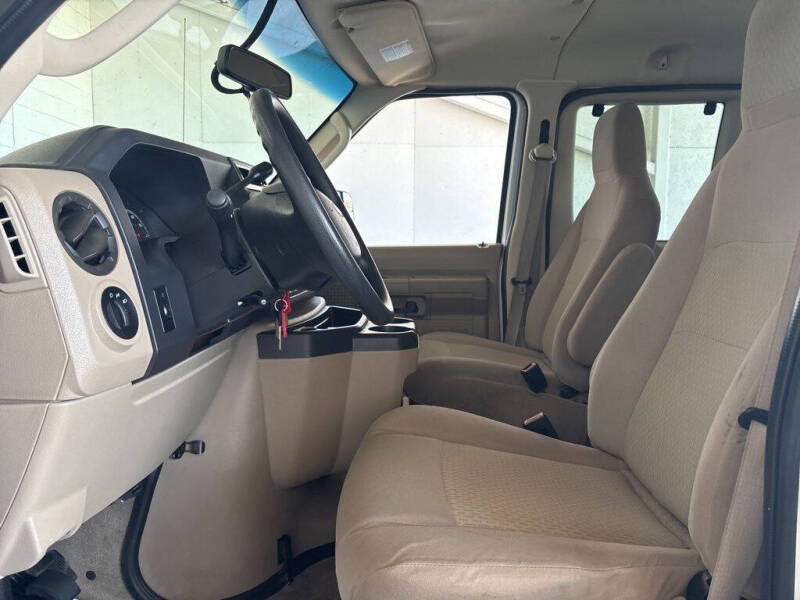 2012 Ford E-Series E-350 SD XLT