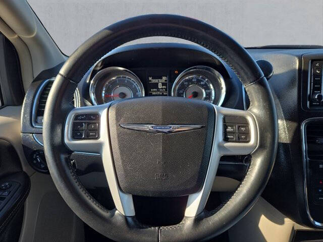 2015 Chrysler Town and Country Touring