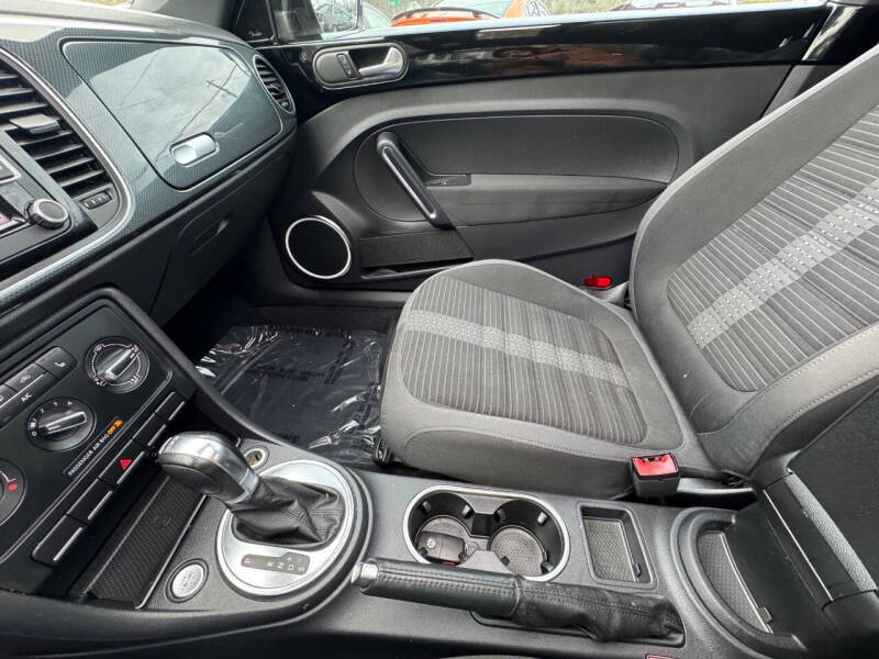 2013 Volkswagen Beetle Turbo Fender Edition