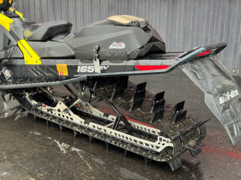 2017 Ski-Doo Summit 850 SP 165