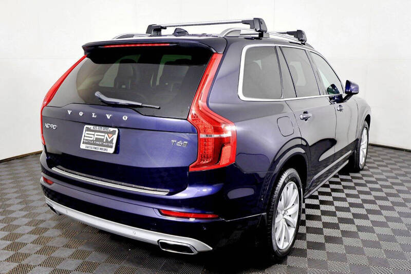 2017 Volvo XC90 T6 Momentum