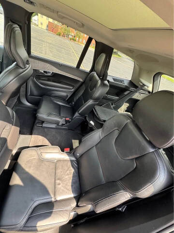 2022 Volvo XC90 T6 Inscription 6-Passenger