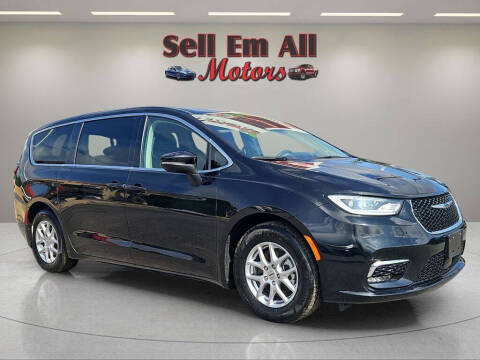 2023 Chrysler Pacifica Touring L