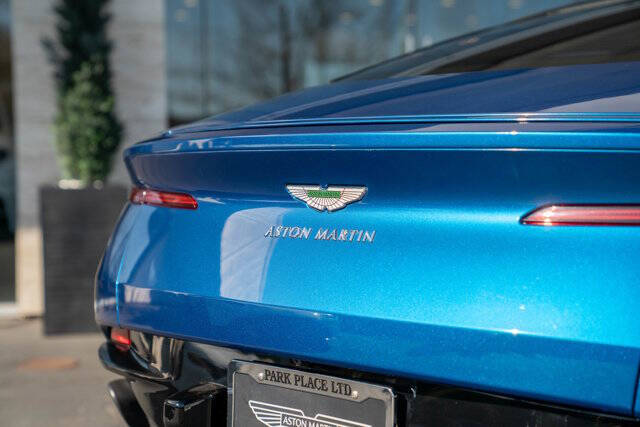 2020 Aston Martin DB11 8
