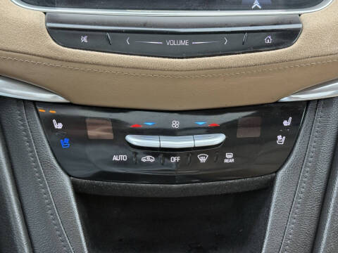 2017 Cadillac XT5 Platinum