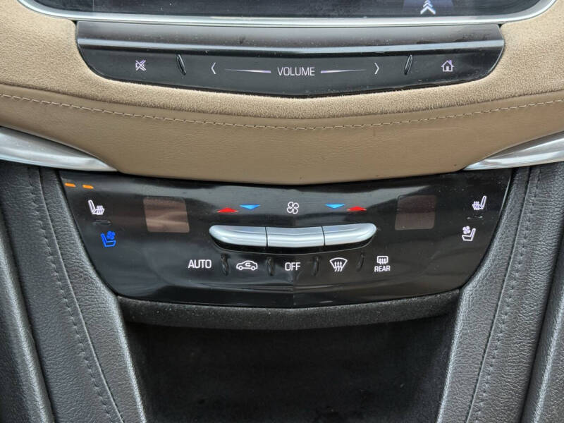 2017 Cadillac XT5 Platinum