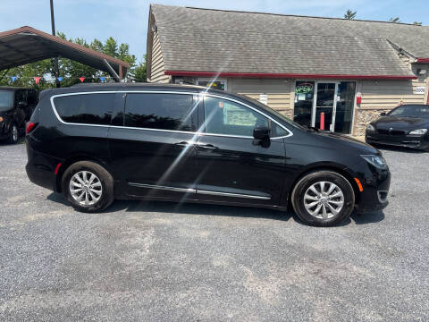 2017 Chrysler Pacifica Touring-L