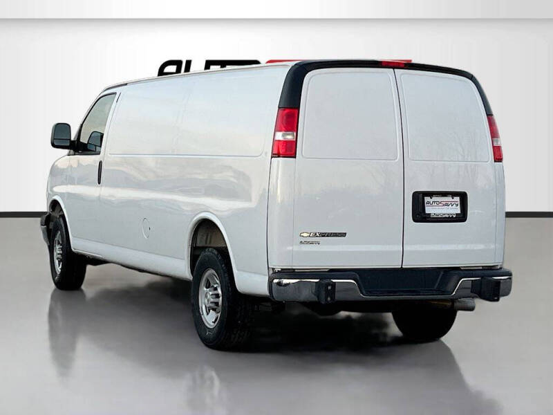2025 Chevrolet Express 2500