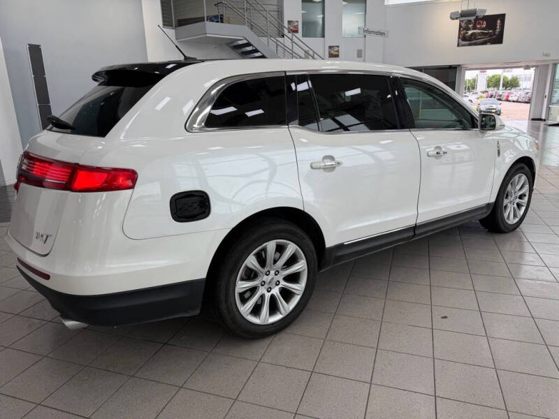 2014 Lincoln MKT