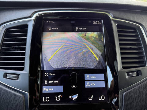 2016 Volvo XC90 T6 Momentum