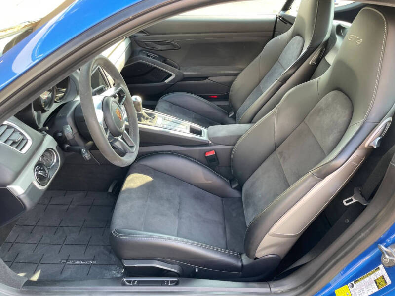 2016 Porsche Cayman GT4