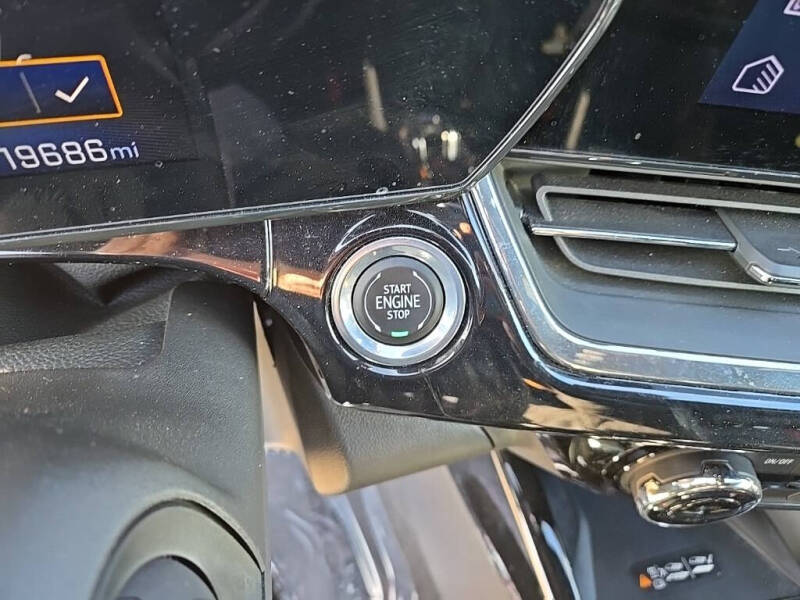 2025 Chevrolet Trax RS