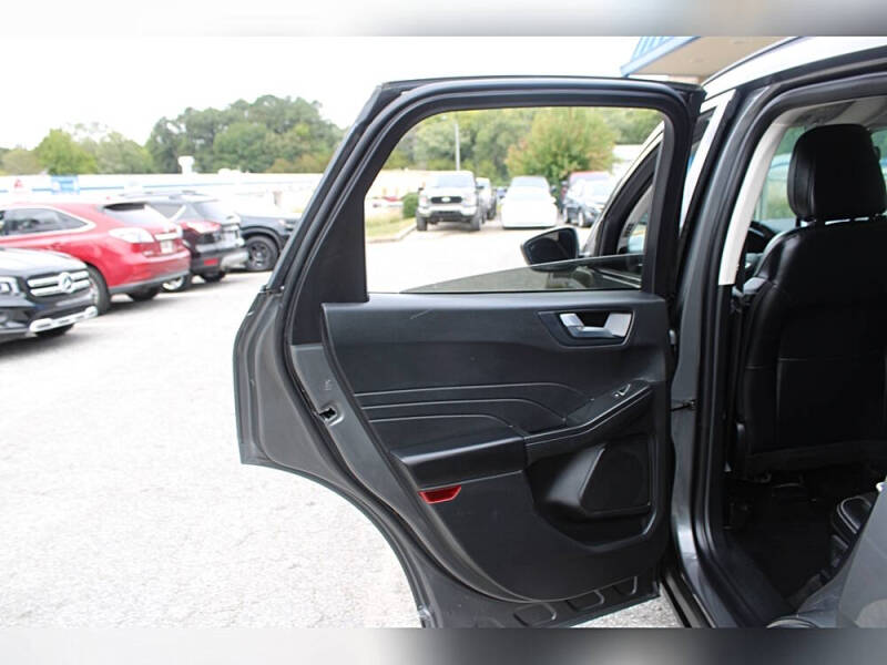 2022 Ford Escape Titanium