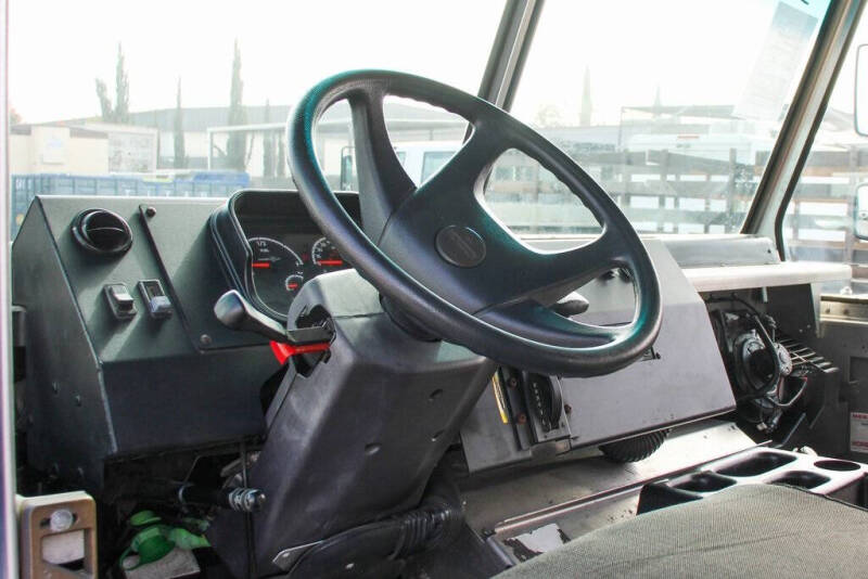 2020 Freightliner MT45 Chassis