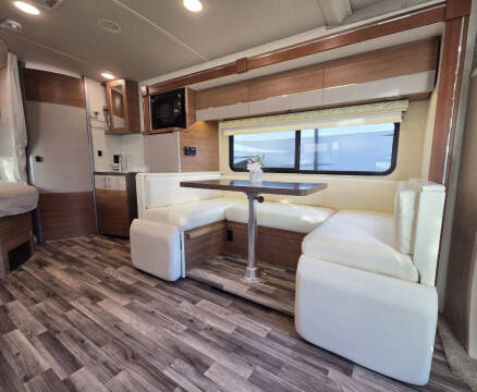 2016 Winnebago Mercedes Benz Navion