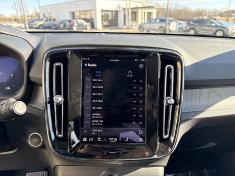 2025 Volvo XC40 B5 Core Bright Theme