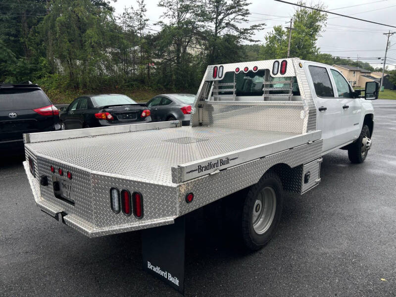 2019 Chevrolet Silverado 3500 Chassis Cab Work Truck's photo
