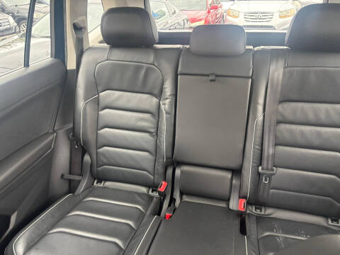 2018 Volkswagen Tiguan 2.0T SEL Premium 4Motion