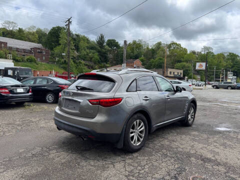 2011 Infiniti FX35