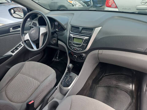 2013 Hyundai Accent GLS