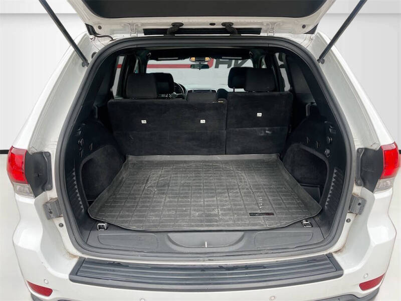 2020 Jeep Grand Cherokee Laredo E