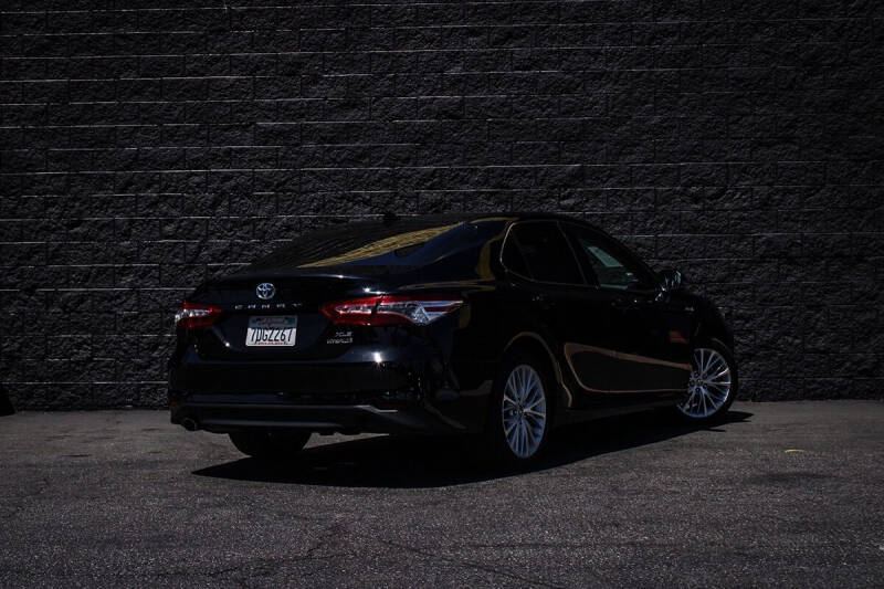 2020 Toyota Camry Hybrid XLE