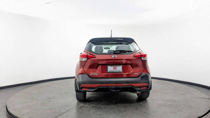 2019 Nissan Kicks SR