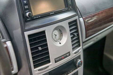 2010 Chrysler Town and Country Touring Plus