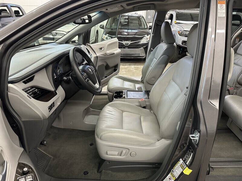 2017 Toyota Sienna XLE 7-Passenger