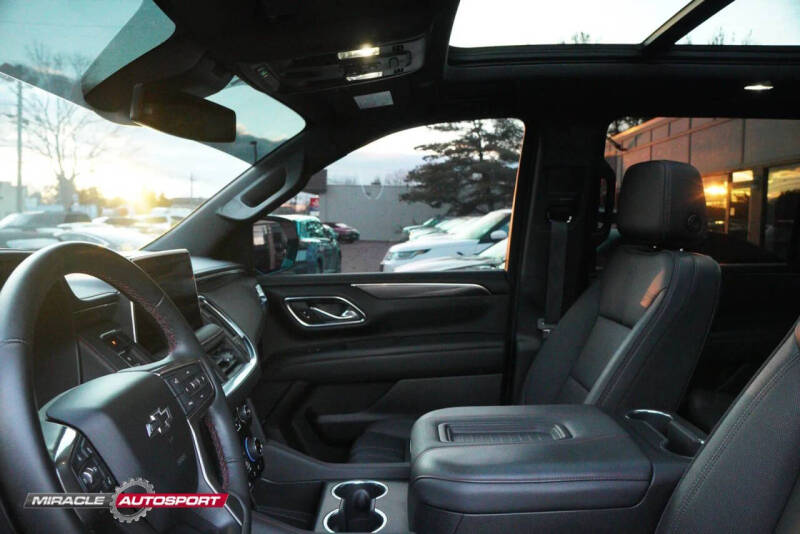 2023 Chevrolet Suburban RST