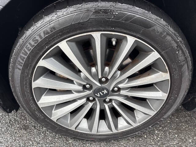 2017 Kia Cadenza Premium