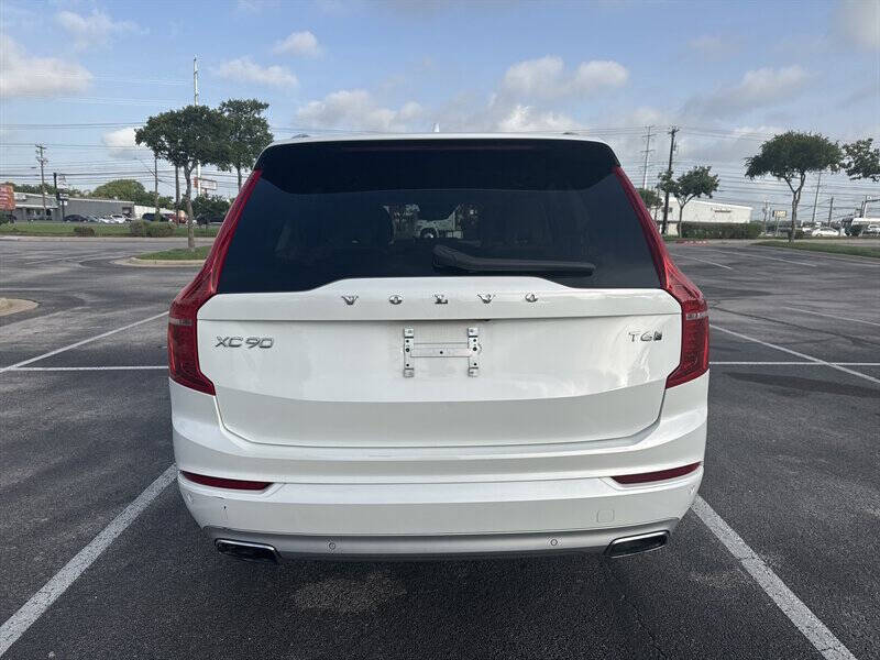 2020 Volvo XC90 T6 Momentum 7-Passenger