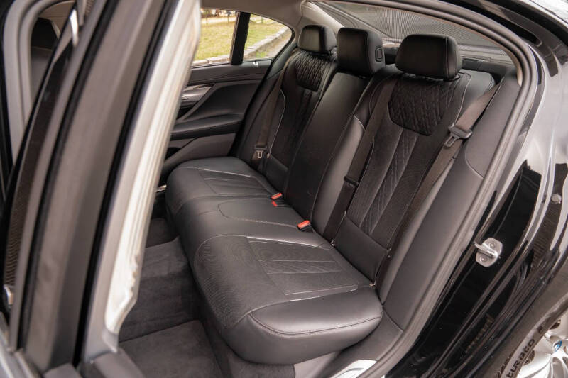 2018 BMW 7 Series 740e xDrive iPerformance