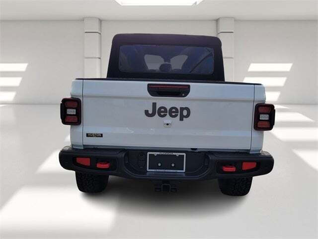 2024 Jeep Gladiator