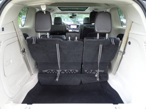 2023 Chrysler Pacifica Plug-In Hybrid Limited