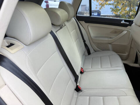 2012 Volkswagen Jetta SportWagen TDI