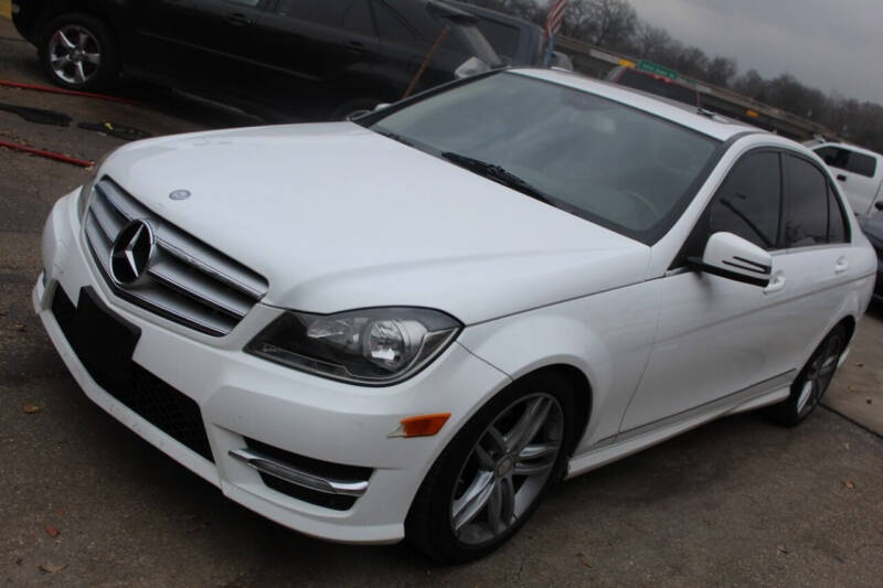 2013 Mercedes-Benz C-Class C250 Sport photo 4