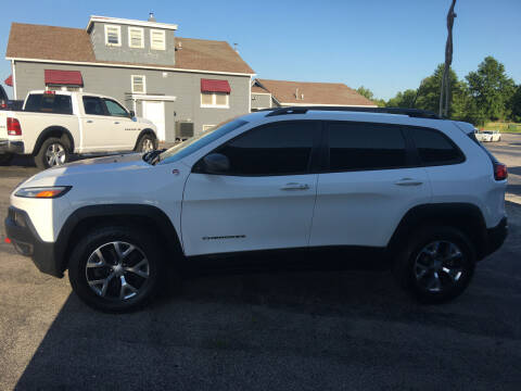 2018 Jeep Cherokee for sale at Village Motors in Sullivan MO