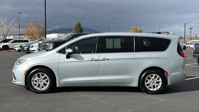 2023 Chrysler Pacifica Touring