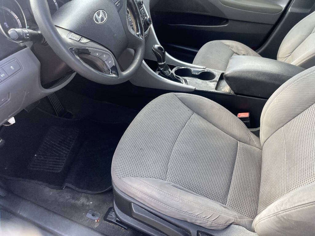 Dk. Gray 2012 Hyundai SONATA GLS GLS 4dr Sedan 6A 2