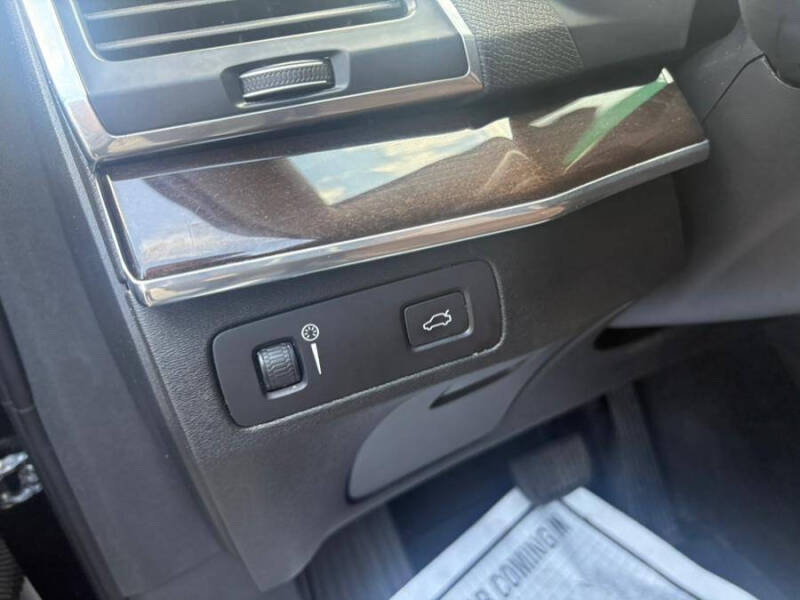 2019 Volvo XC90 T6 Momentum