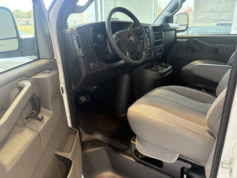 2025 Chevrolet Express 3500