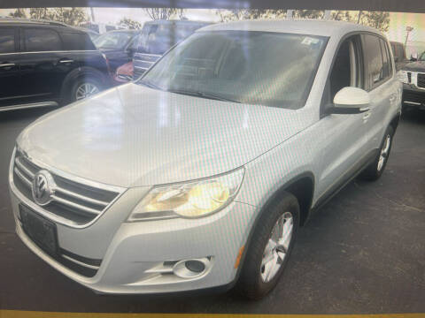 2011 Volkswagen Tiguan for sale at SOUTHERN CAL AUTO HOUSE in San Diego CA