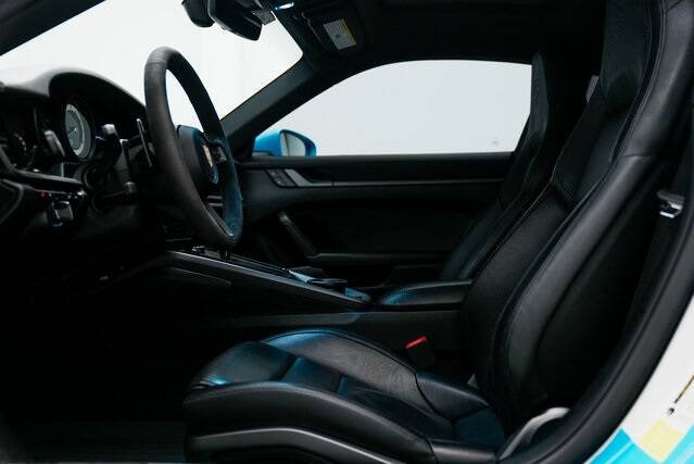 2020 Porsche 911 Carrera