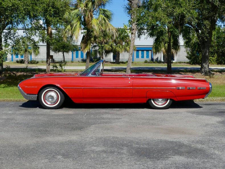 1962 Ford Thunderbird